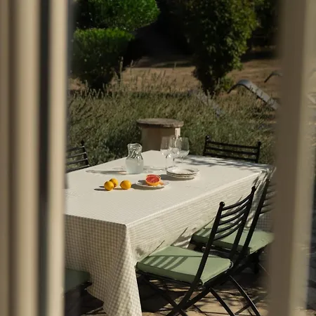 In The Perrines Garden In The Heart Of Aunis *
